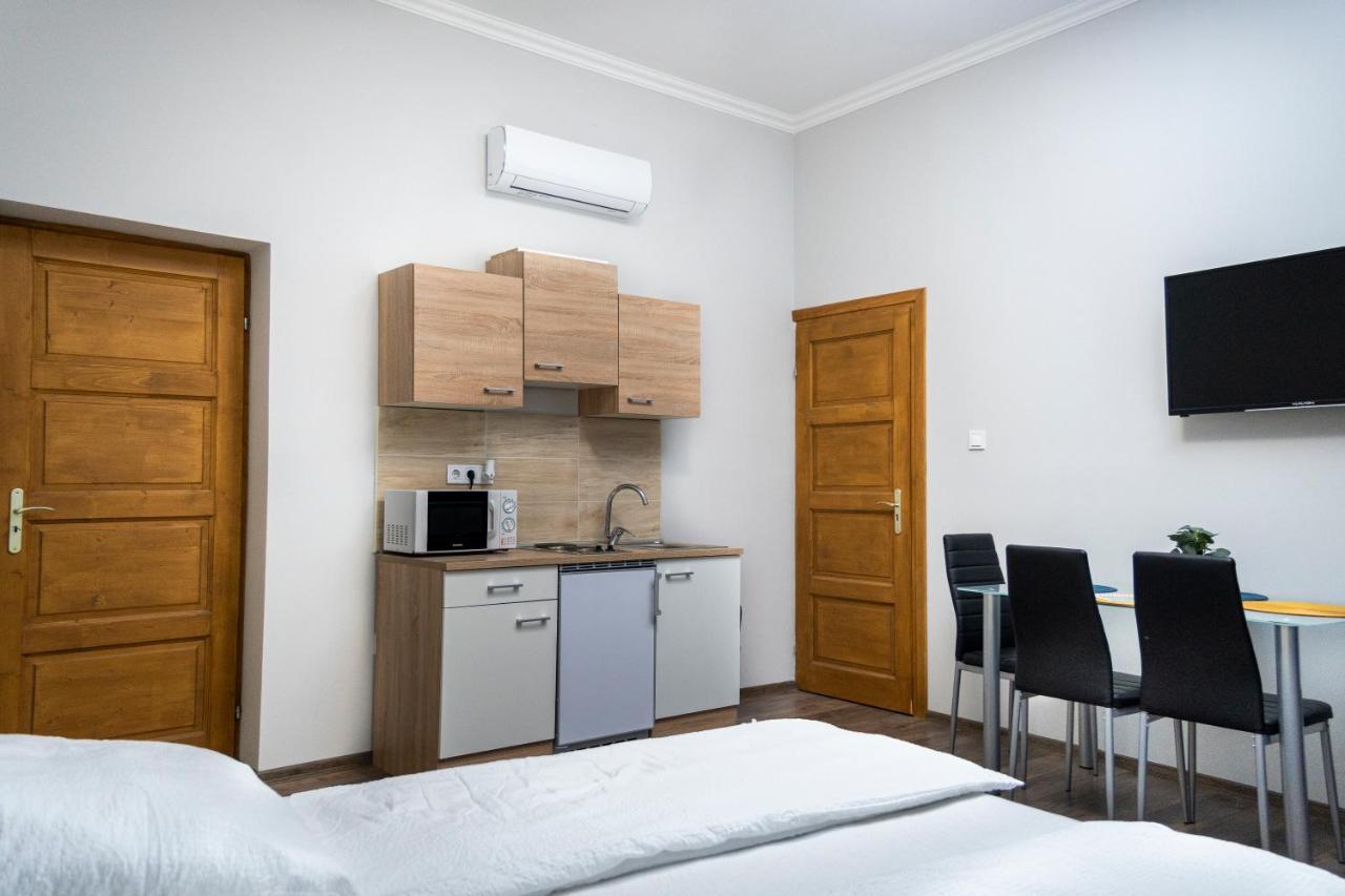 Kolibri Apartman - Makó Buitenkant foto