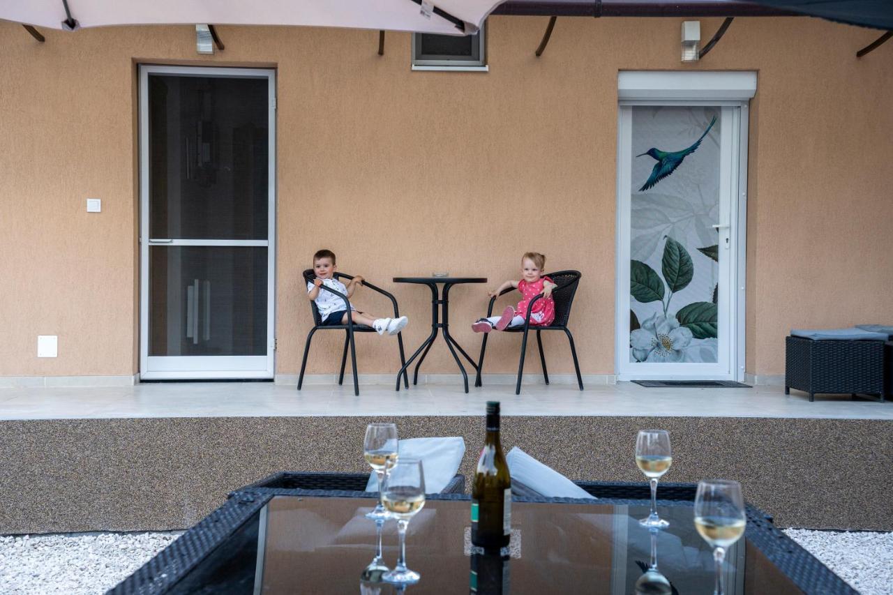 Kolibri Apartman - Makó Buitenkant foto